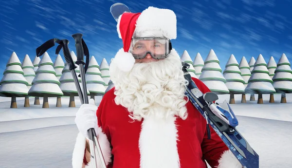 Glücklich Weihnachtsmann posiert mit Ski und Skistöcken — Stockfoto