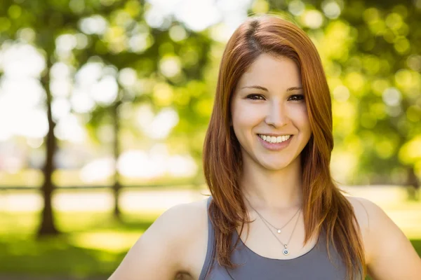 Pretty redhead smiling — Stock Photo, Image