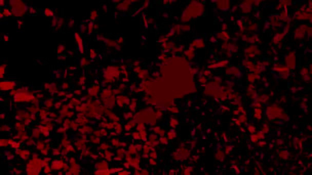 Красные сердца падают на черную поверхность — стоковое видео