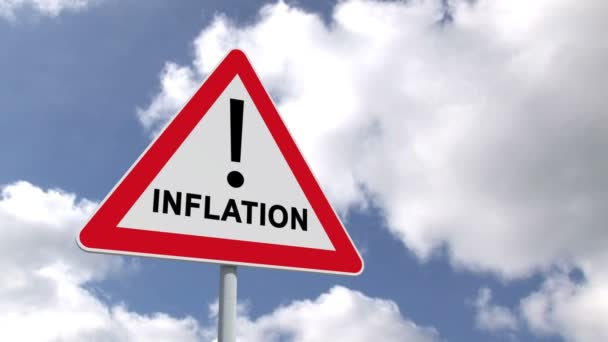 Enflasyon işareti mavi gökyüzü karşı — Stok video