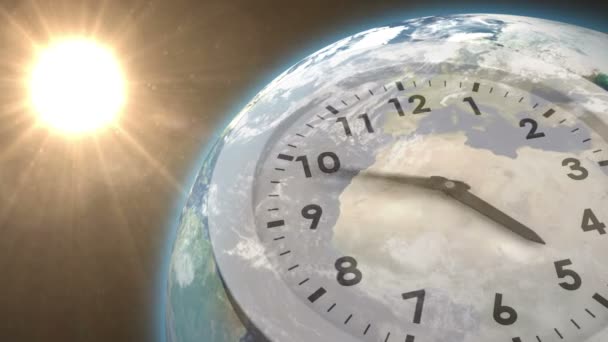 Reloj corriendo contra el sol en la tierra — Vídeos de Stock