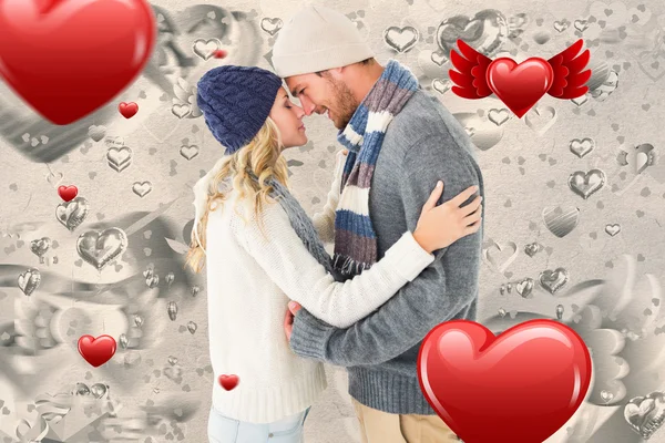 Para w zimowe moda przytulanie — Zdjęcie stockowe