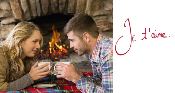 Pareja con tazas de té — Foto de Stock