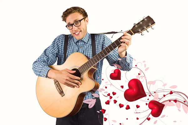 Geeky hipster gitaar spelen — Stockfoto