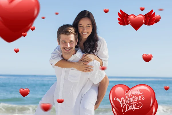 Casal feliz sorrindo para a câmera — Fotografia de Stock