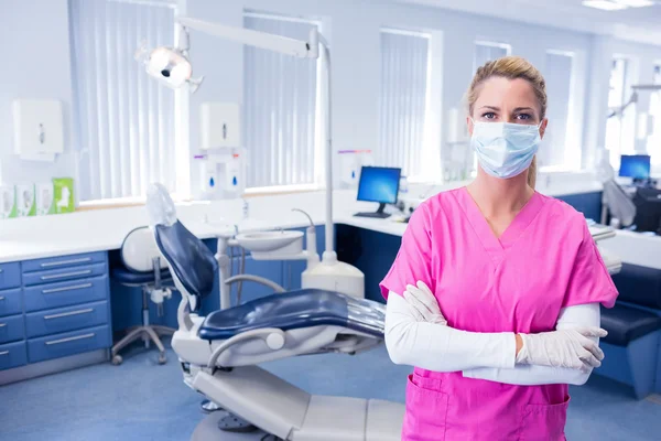 Dentist in surgical mask — Stock Photo, Image