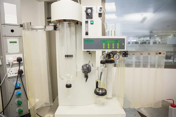 Machine used in medicine making — Stock Photo, Image