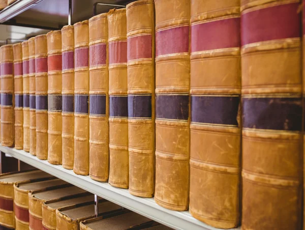 Close up of a shelf of old books — Stock Photo, Image