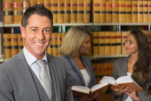 Advocaten in de law library — Stockfoto