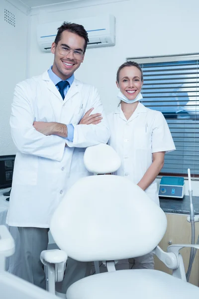 Portret van glimlachen tandartsen Rechtenvrije Stockfoto's