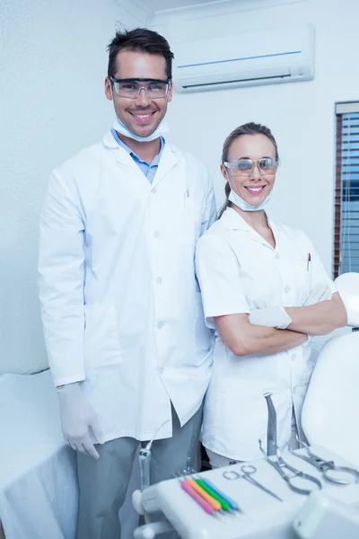 Retrato de dentistas sonrientes — Foto de Stock