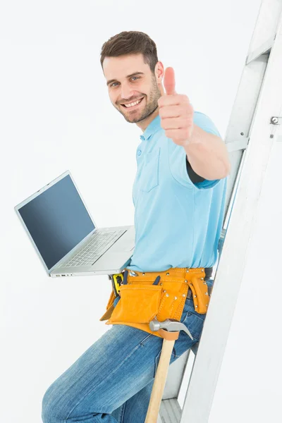 Construciton worker gesturing thumbs up — Stock Photo, Image