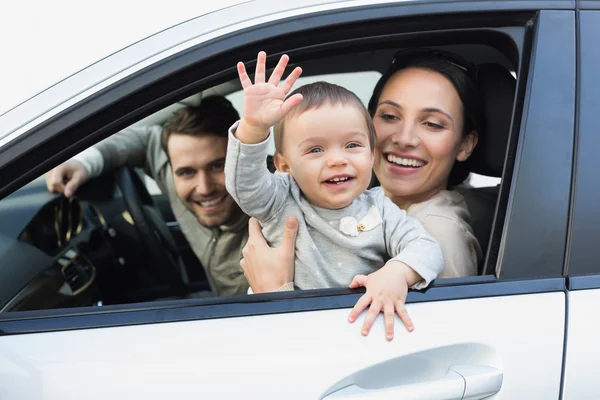 Parents et bébé en voiture — Photo