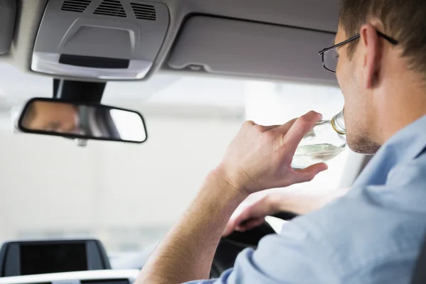 Careless man driving while drunk — Stock Photo, Image