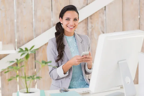 Stylish brunette working from home — Stock Photo, Image