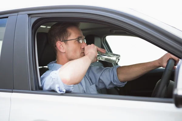 Careless man driving while drunk — Stock Photo, Image