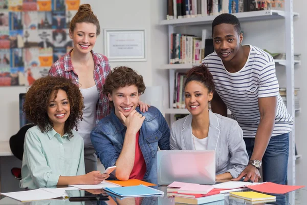 Fashion students working as a team — Stock Photo, Image