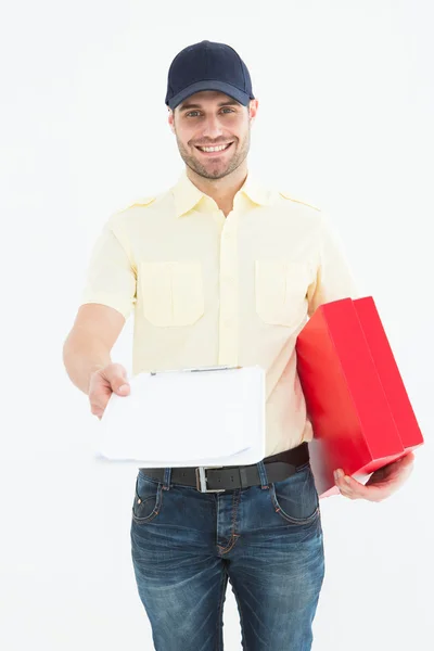 Man met rode vak geven Klembord — Stockfoto