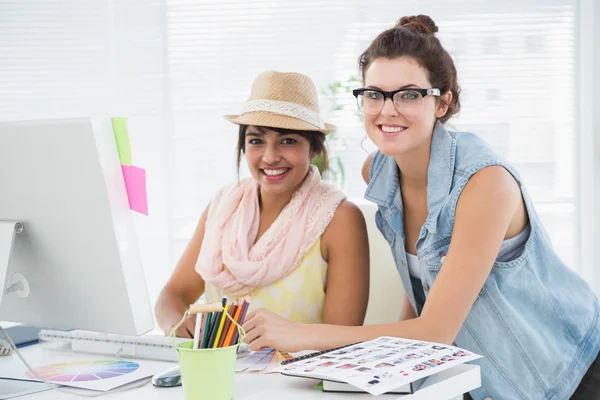 Happy colleagues working together — Stock Photo, Image