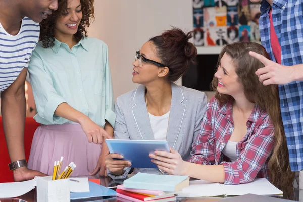 Fashion students working as a team — Stock Photo, Image