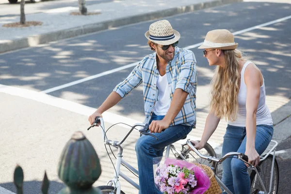 Cute couple on a bike ride — Stock Photo, Image