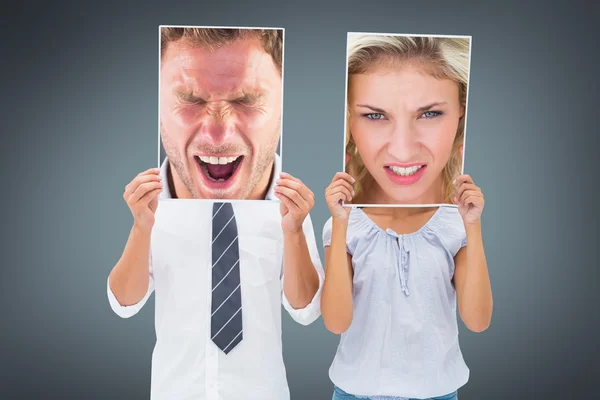 Крича мужчина и сердитая женщина — стоковое фото