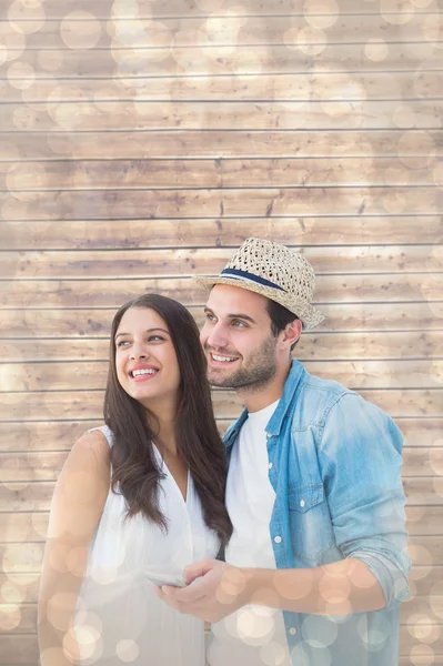 Couple hipster souriant ensemble — Photo