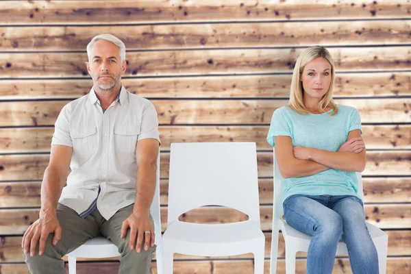 Pareja infeliz no hablando entre sí — Foto de Stock