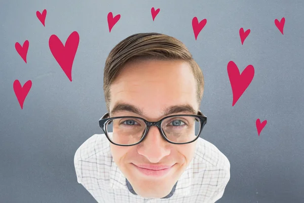 Geeky hipster glimlachen op camera — Stockfoto