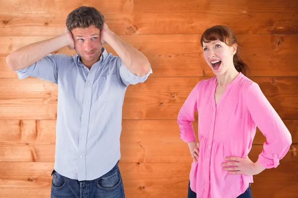 Mujer discutiendo con el hombre ignorante — Foto de Stock