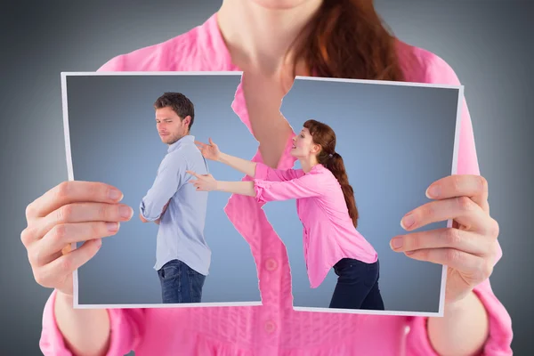 Mulher tentando abraçar o homem — Fotografia de Stock