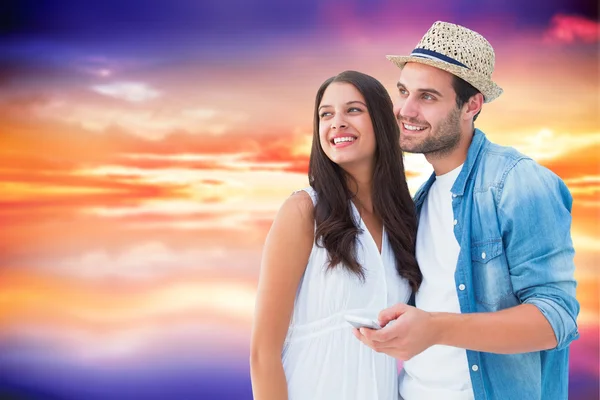 Feliz pareja hipster sonriendo juntos — Foto de Stock