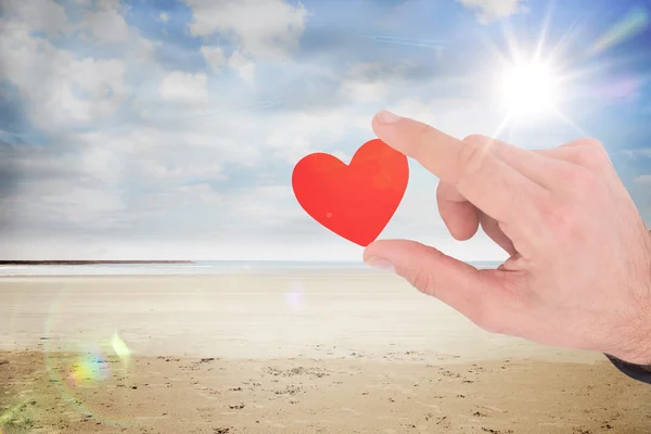 Hombre midiendo corazón con estos dedos — Foto de Stock