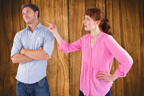 Vrouw ruzie met onverschillig man — Stockfoto