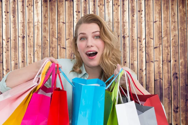 Femme avec sacs à provisions — Photo