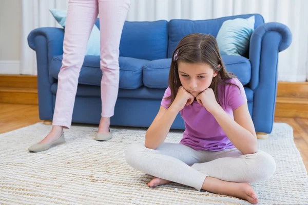 Mãe e filha depois de uma discussão — Fotografia de Stock