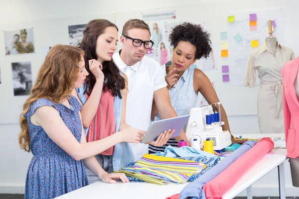 Designers använder digital tablet — Stockfoto