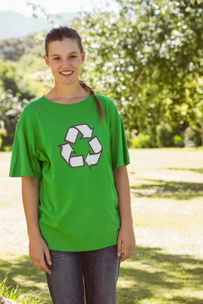 Activista ambiental sonriendo a la cámara —  Fotos de Stock
