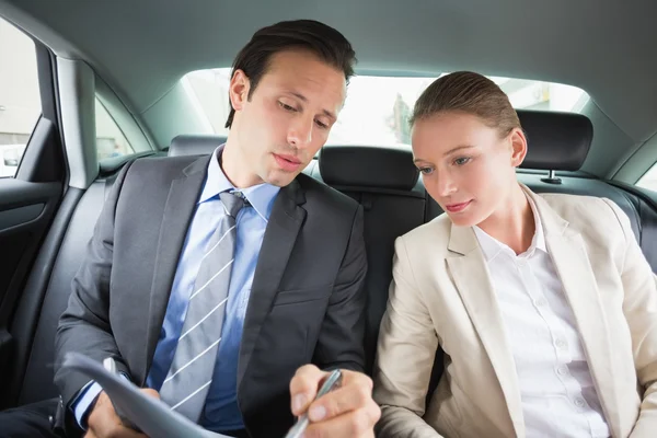 Equipo empresarial trabajando juntos — Foto de Stock