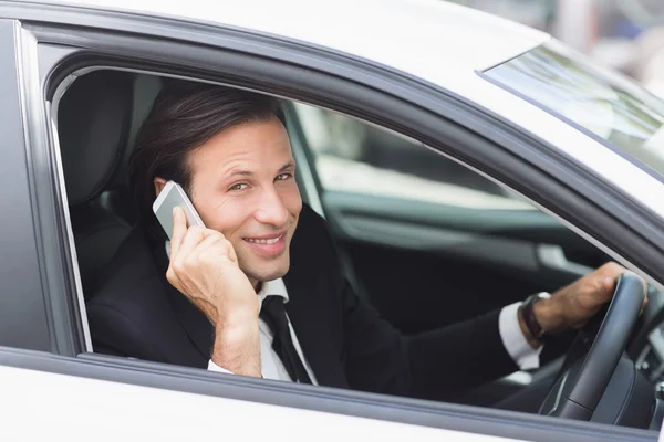 Businessman talking on phone — Stock Photo, Image