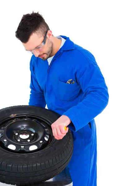 Mechanic werken op band — Stockfoto