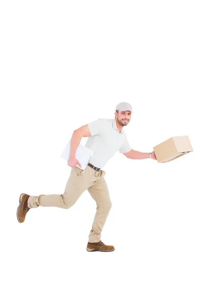 Uomo di consegna con scatole di cartone in esecuzione — Foto Stock