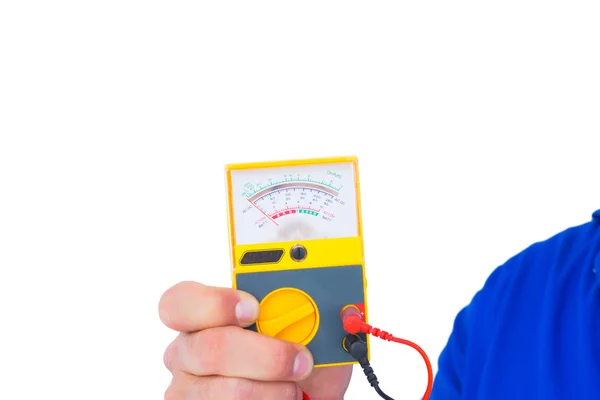 Elektriker holding Spänningsprovare — Stockfoto