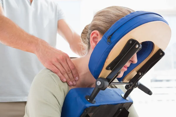 Woman having back massage — Stock Photo, Image