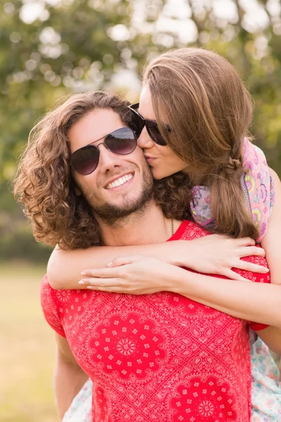 Cute couple in the park — Stock Photo, Image