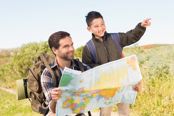 Father and son on a hike together — Stock Photo, Image