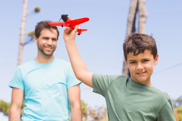 Père et fils à la campagne — Photo