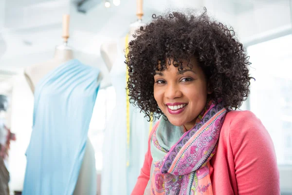 Diseñadora de moda femenina segura — Foto de Stock