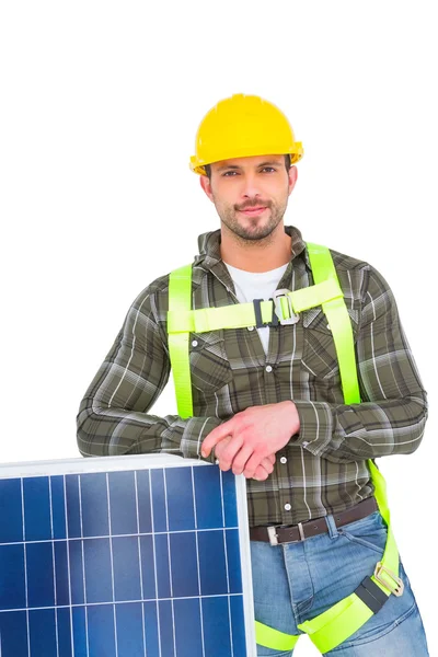 Šťastný údržbář se solárním panelem — Stock fotografie