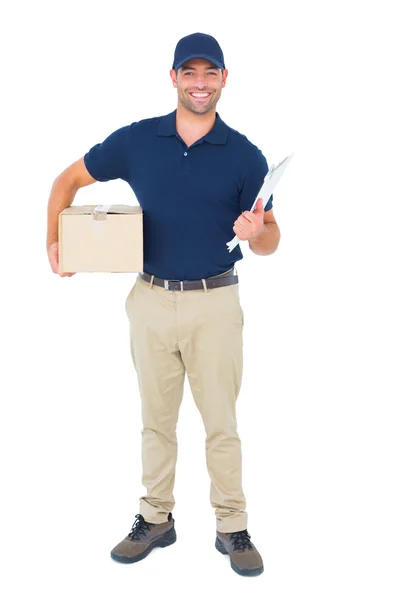 Uomo di consegna con pacchetto e appunti — Foto Stock